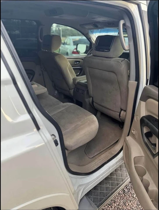 2015 Nissan Armada - Image 10 of 10