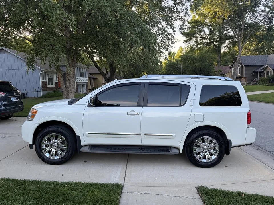 2015 Nissan Armada - Image 2 of 17