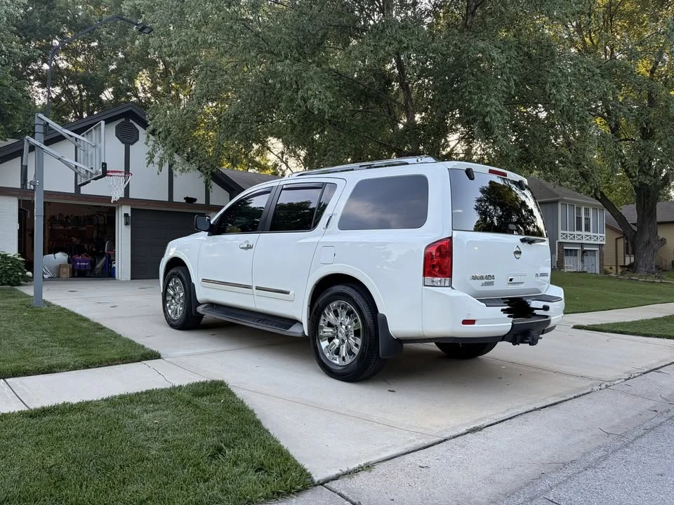 2015 Nissan Armada - Image 3 of 17