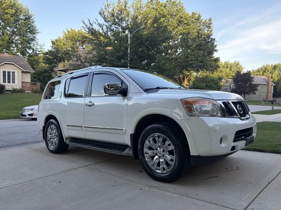 2015 Nissan Armada - Image 7 of 17