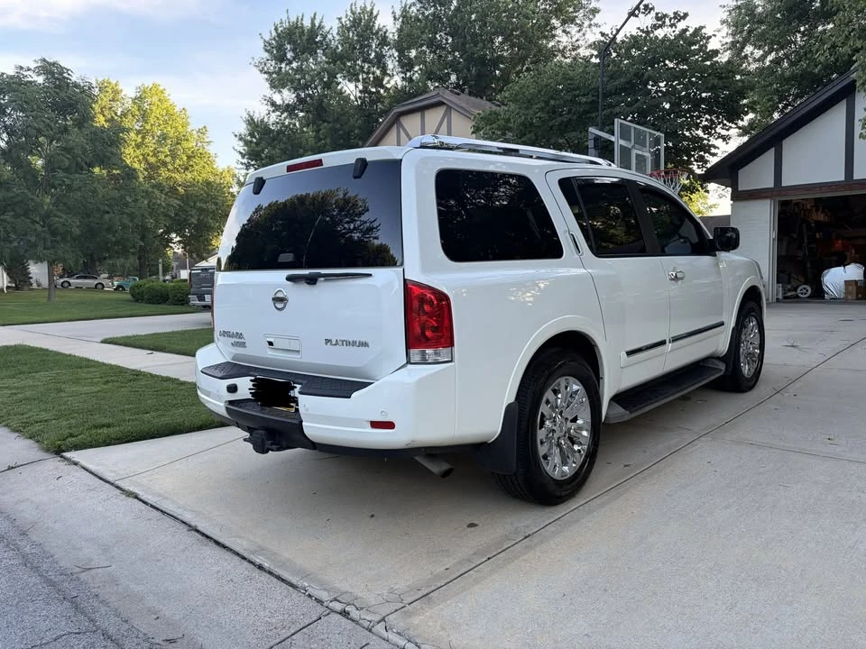 2015 Nissan Armada - Image 5 of 17