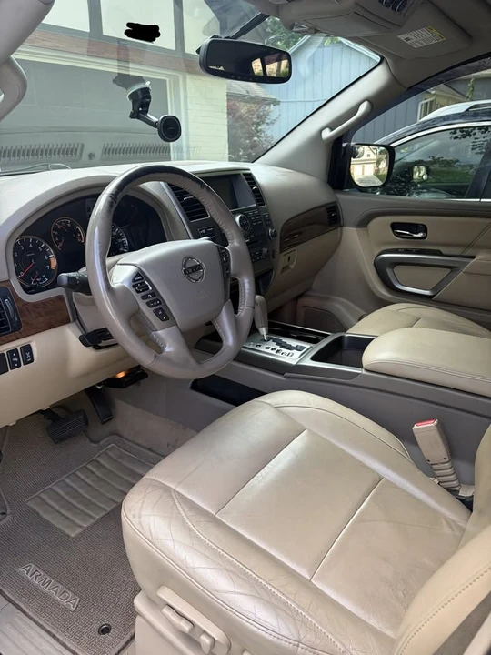 2015 Nissan Armada - Image 10 of 17