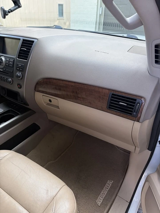 2015 Nissan Armada - Image 16 of 17