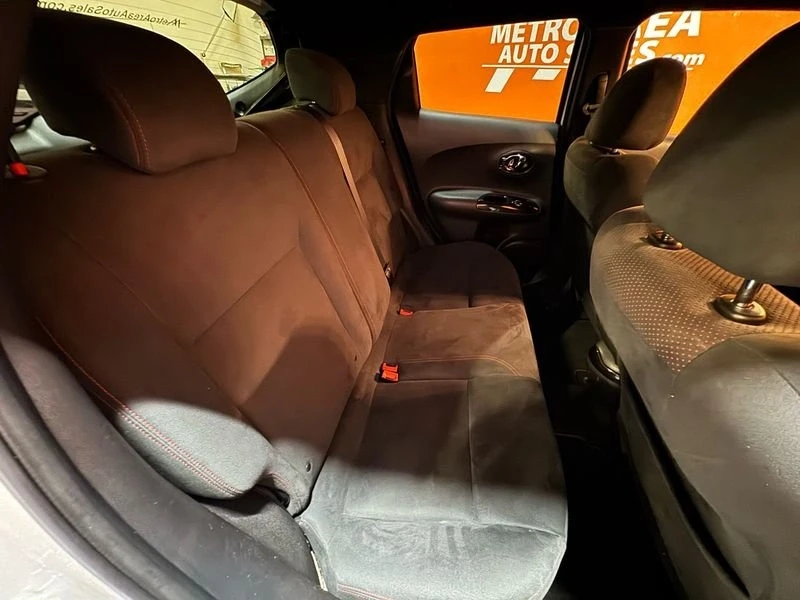 2015 Nissan Juke - Image 11 of 19