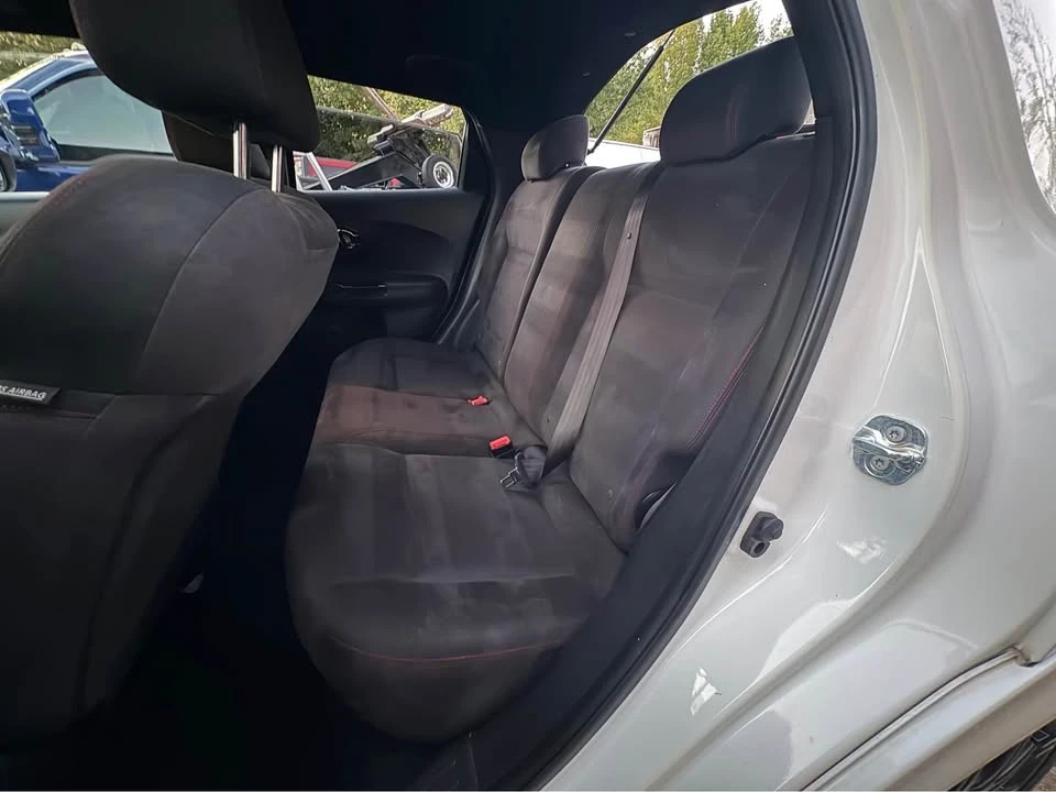 2015 Nissan Juke - Image 5 of 8