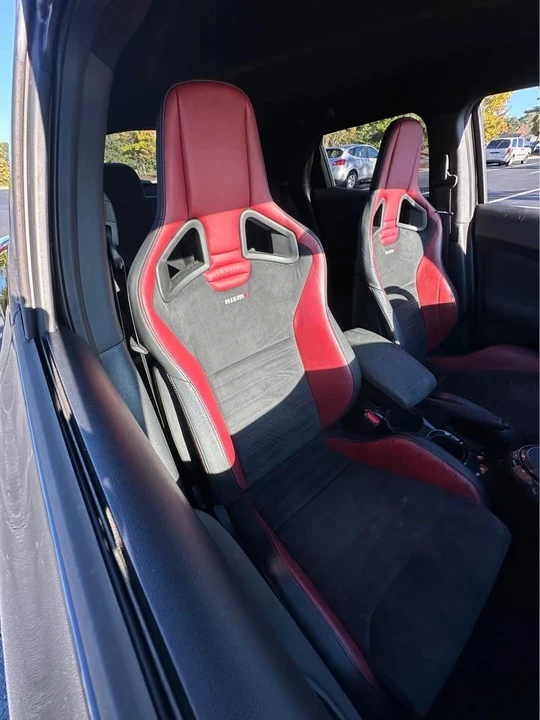 2015 Nissan Juke - Image 8 of 17