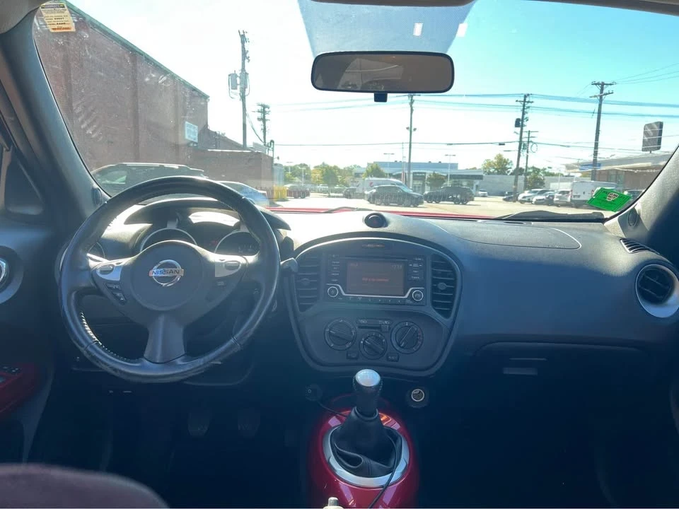 2015 Nissan Juke - Image 12 of 18