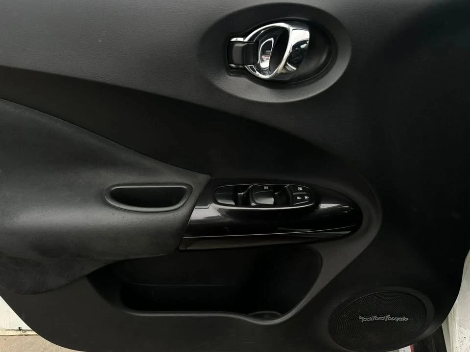 2015 Nissan Juke - Image 7 of 17