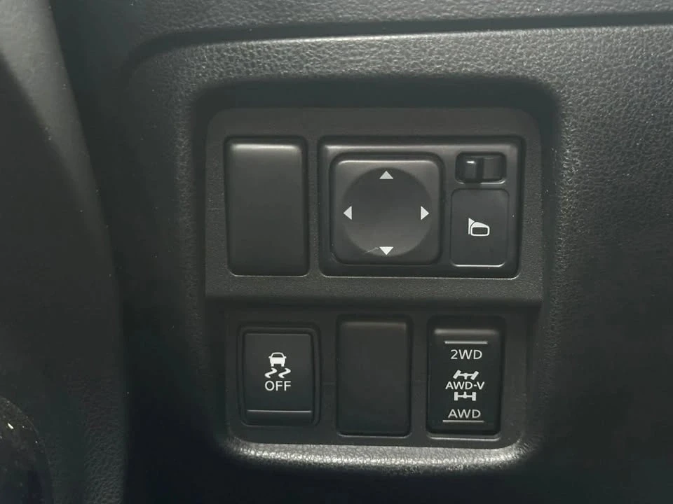 2015 Nissan Juke - Image 8 of 17
