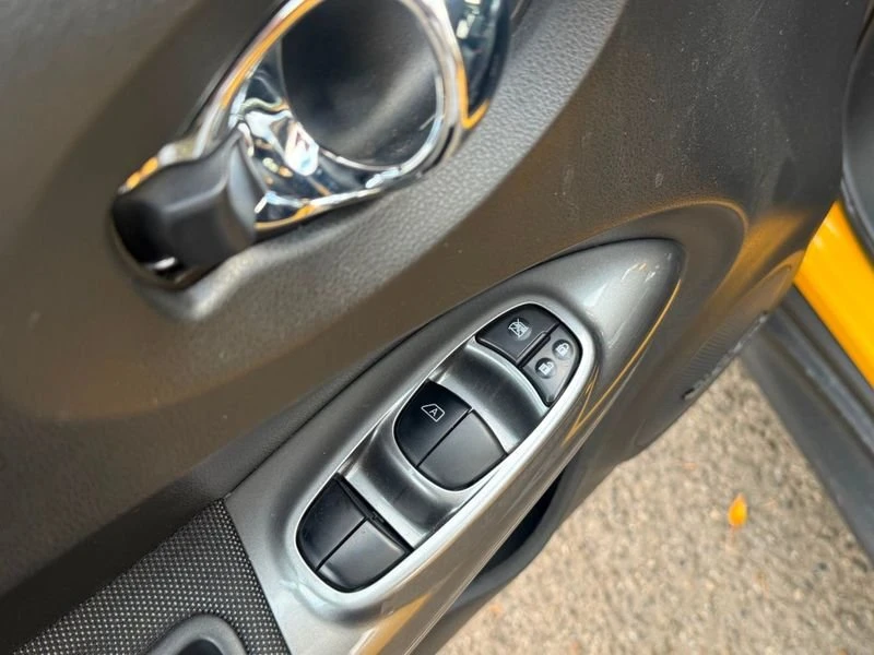 2015 Nissan Juke - Image 7 of 19