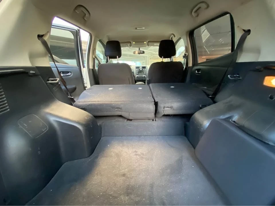 2015 Nissan Leaf - Image 10 of 14