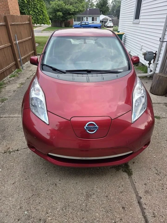 2015 Nissan Leaf - Image 2 of 6