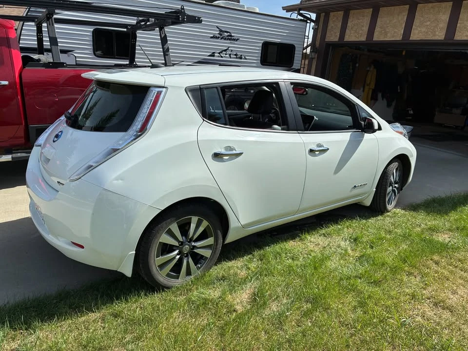 2015 Nissan Leaf - Image 6 of 10