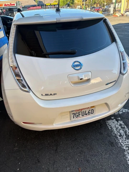 2015 Nissan Leaf - Image 4 of 14