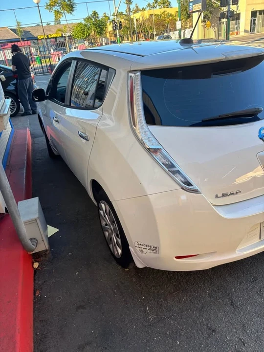2015 Nissan Leaf - Image 6 of 14