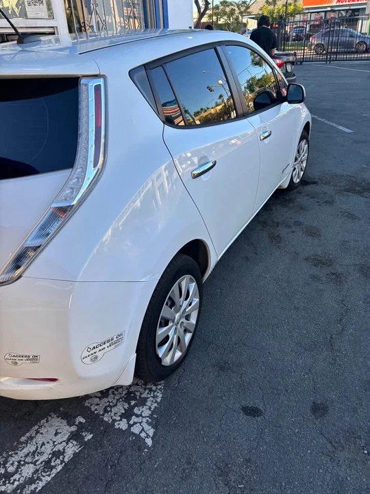 2015 Nissan Leaf - Image 3 of 14