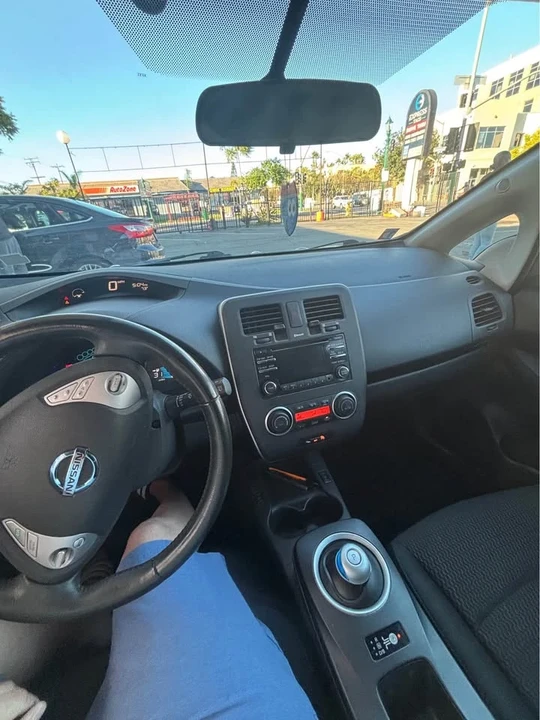 2015 Nissan Leaf - Image 7 of 14