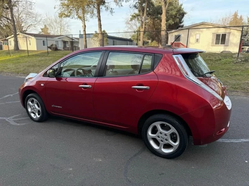 2015 Nissan Leaf - Image 7 of 20