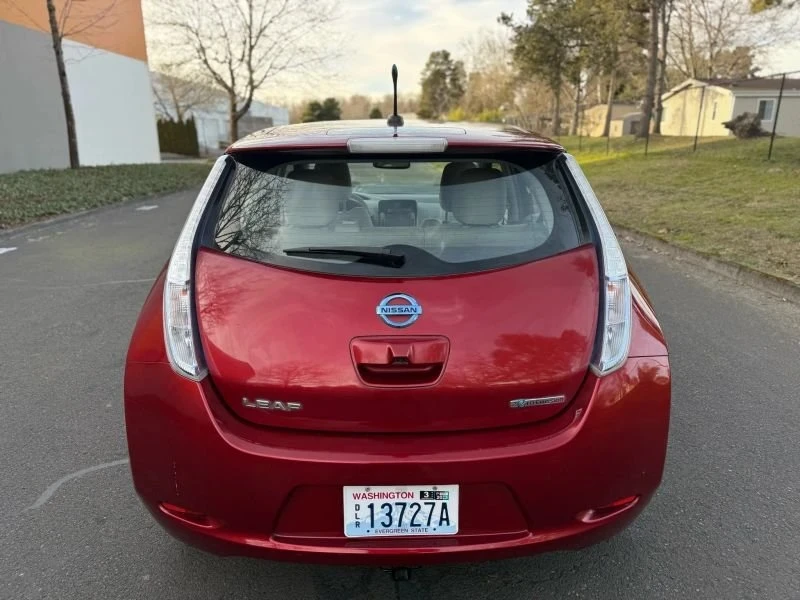 2015 Nissan Leaf - Image 6 of 20