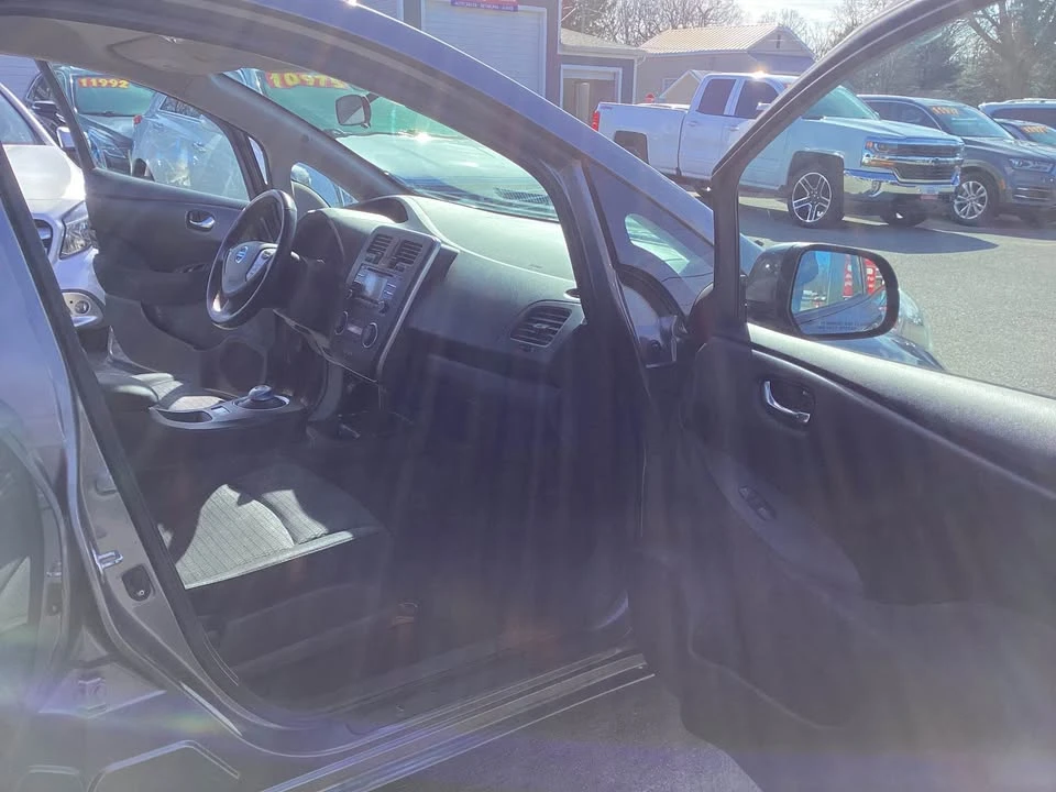 2015 Nissan Leaf - Image 9 of 9