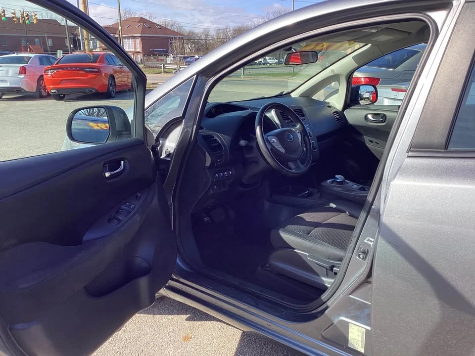 2015 Nissan Leaf - Image 5 of 9