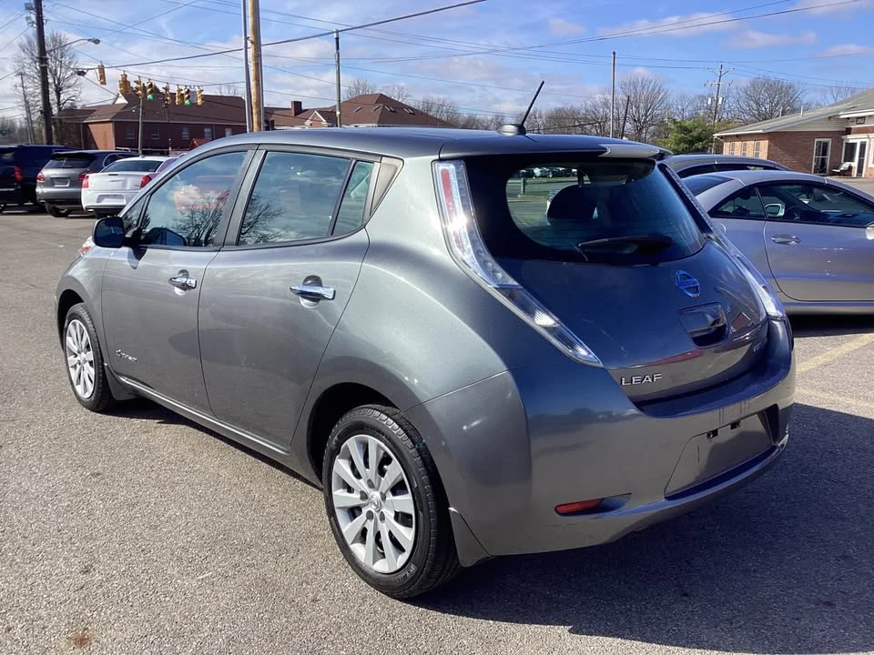 2015 Nissan Leaf - Image 4 of 9