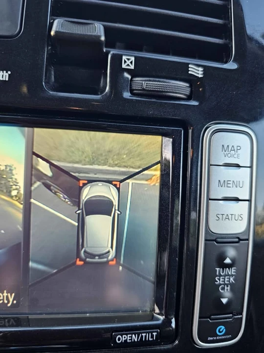 2015 Nissan Leaf - Image 7 of 14