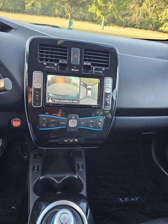 2015 Nissan Leaf - Image 6 of 14