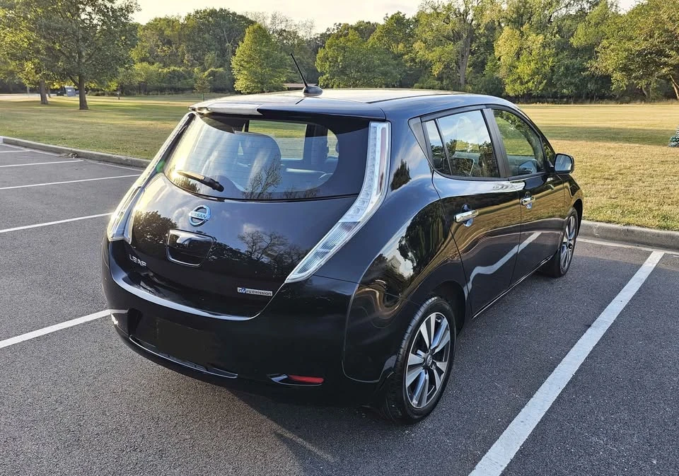 2015 Nissan Leaf - Image 11 of 14