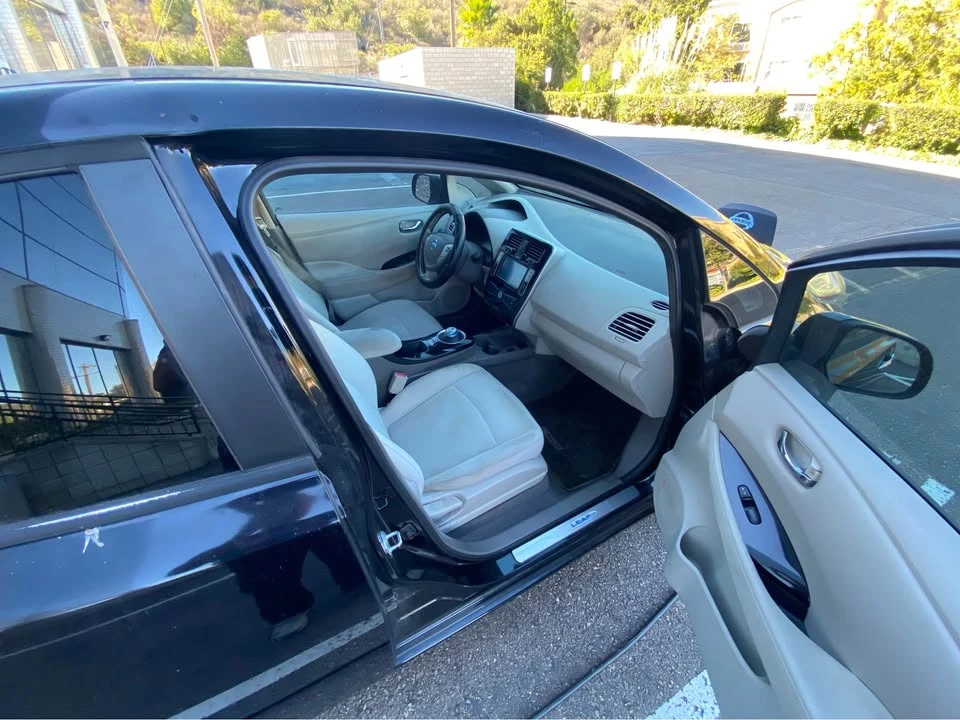 2015 Nissan Leaf - Image 6 of 11