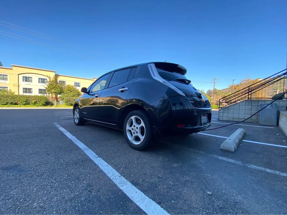 2015 Nissan Leaf - Image 4 of 11