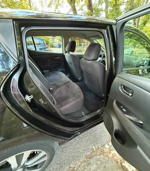 2015 Nissan Leaf - Image 9 of 12