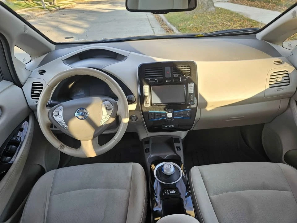 2015 Nissan Leaf - Image 5 of 13