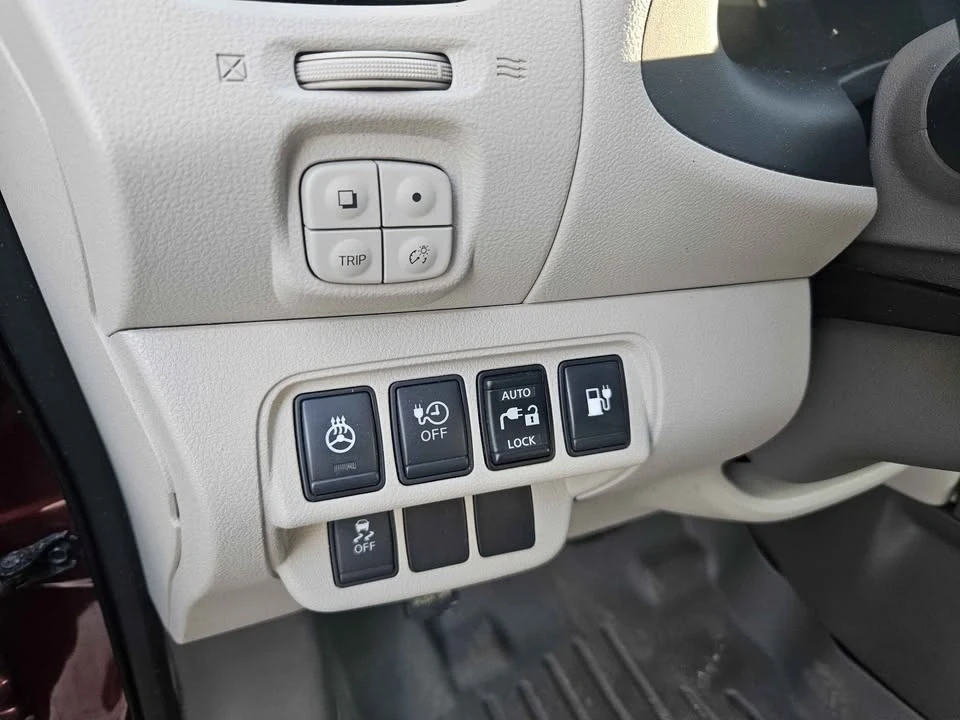 2015 Nissan Leaf - Image 8 of 13