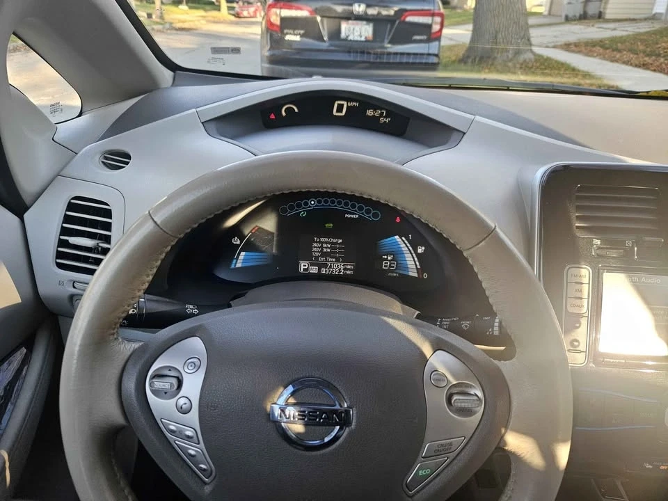 2015 Nissan Leaf - Image 6 of 13