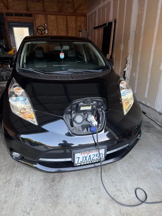 2015 Nissan Leaf - Image 10 of 10