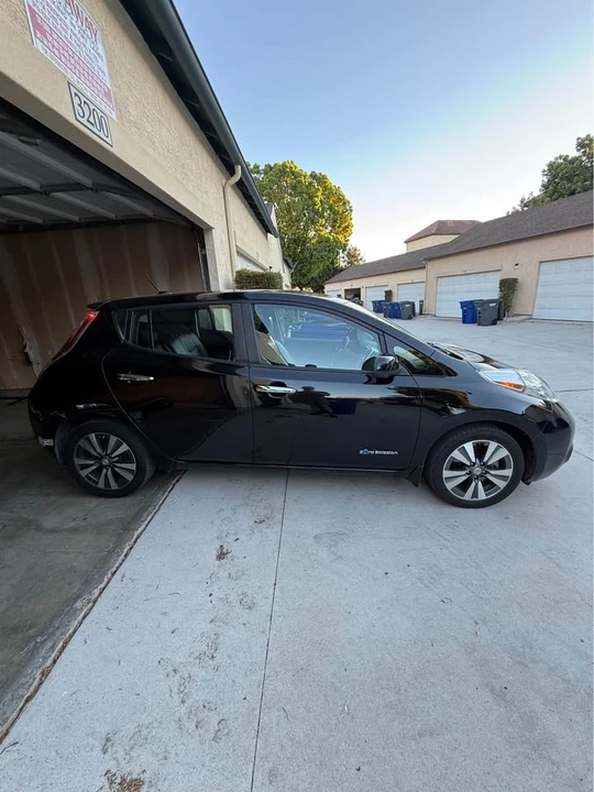 2015 Nissan Leaf - Image 3 of 10