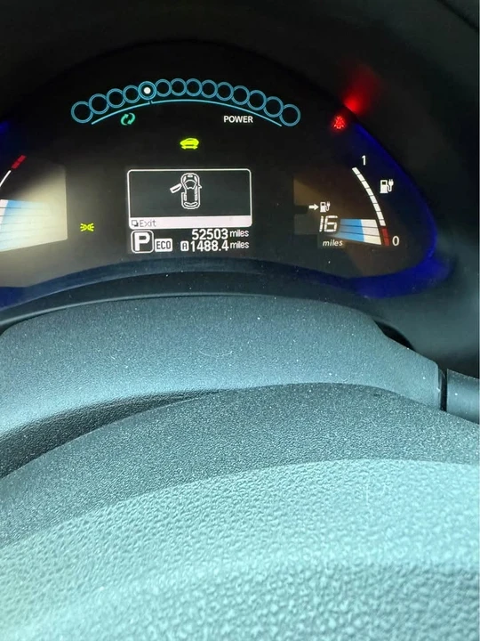 2015 Nissan Leaf - Image 8 of 10