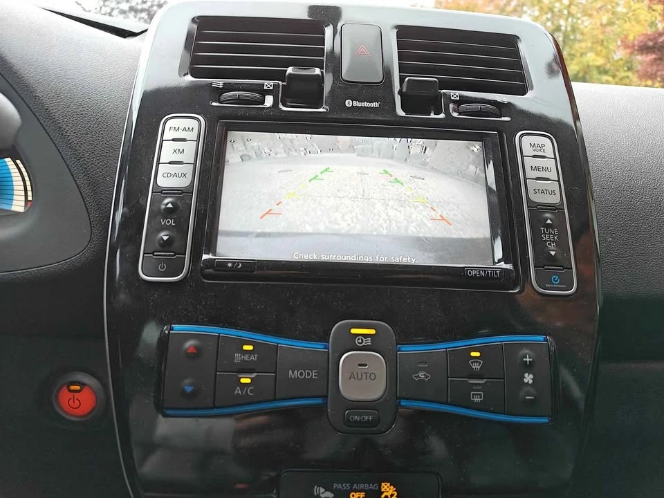 2015 Nissan Leaf - Image 14 of 18