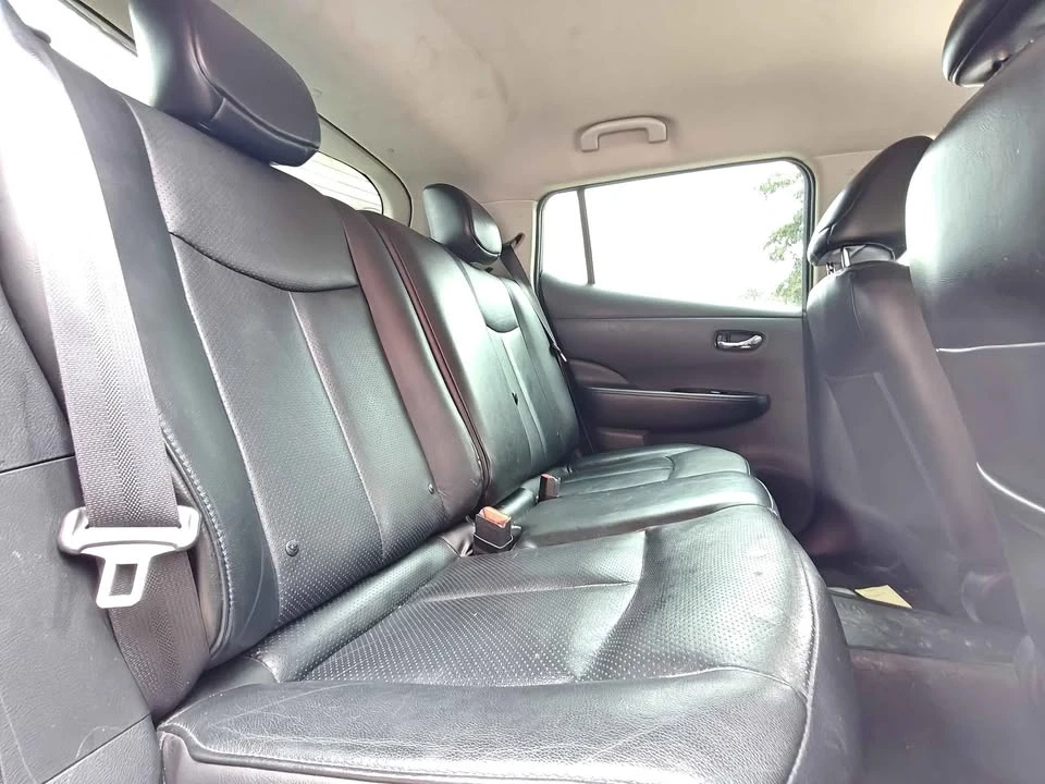 2015 Nissan Leaf - Image 12 of 18