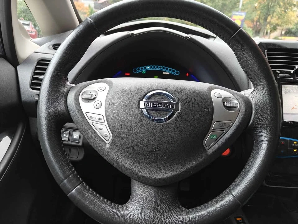 2015 Nissan Leaf - Image 15 of 18