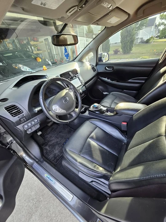 2015 Nissan Leaf - Image 5 of 10