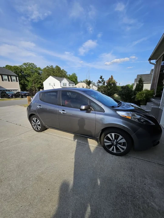 2015 Nissan Leaf - Image 2 of 10