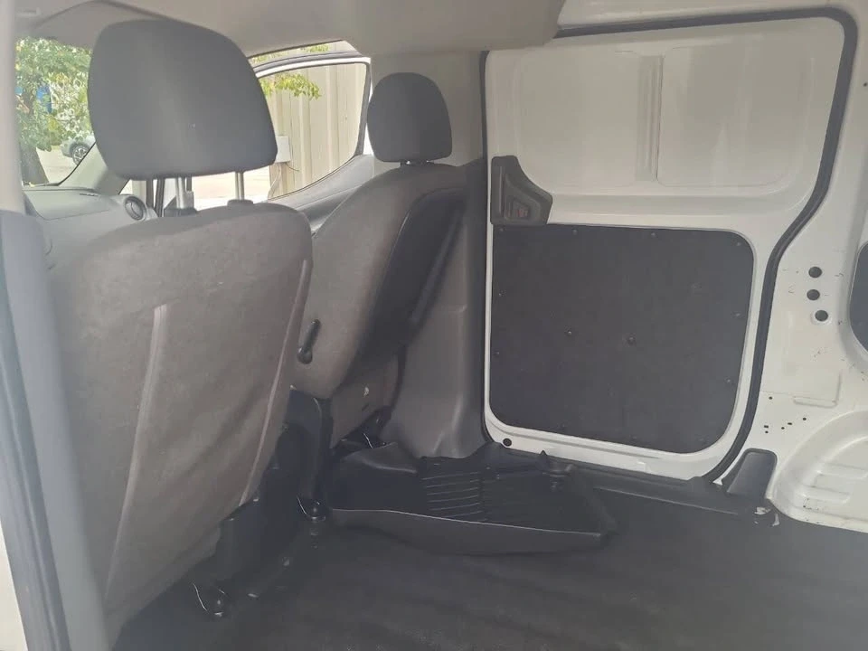 2015 Nissan NV - Image 8 of 9