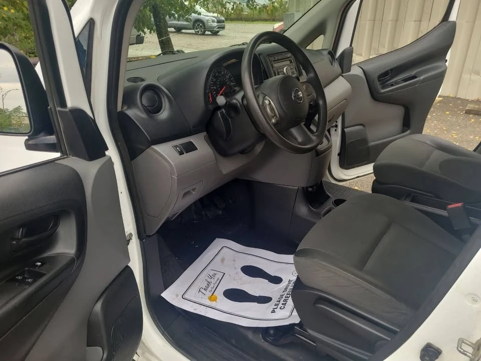 2015 Nissan NV - Image 6 of 9