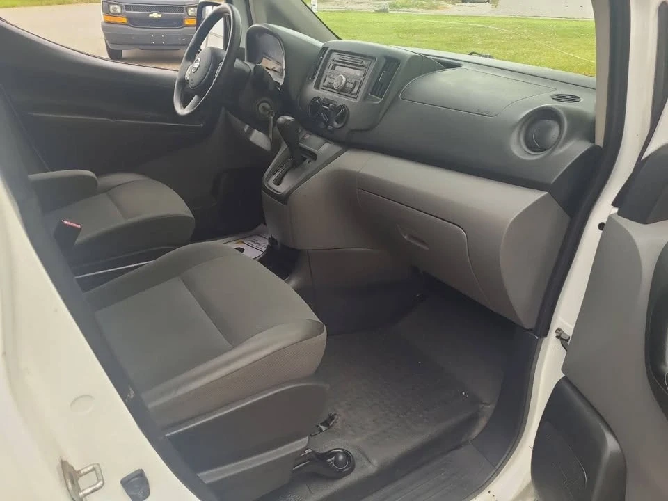 2015 Nissan NV - Image 5 of 9