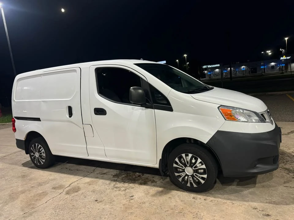 2015 Nissan NV - Image 8 of 8