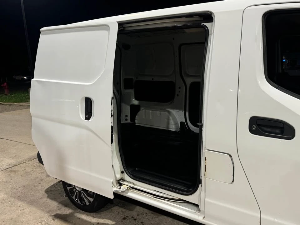 2015 Nissan NV - Image 5 of 8