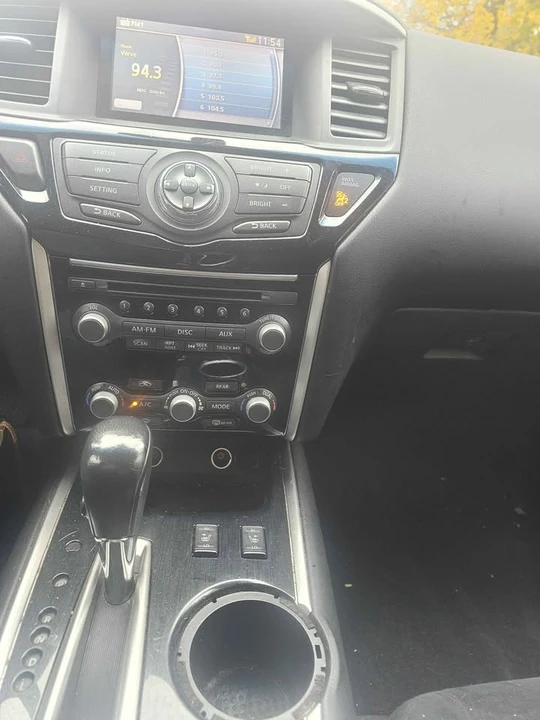 2015 Nissan Pathfinder 4th Gen - Image 5 of 10