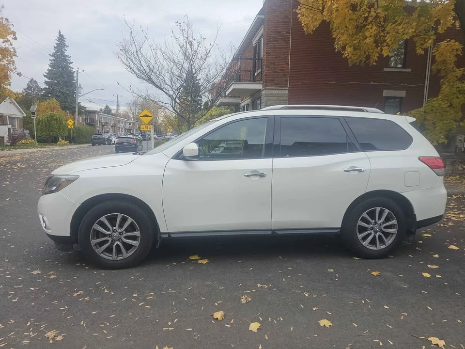 2015 Nissan Pathfinder 4th Gen - Image 2 of 10